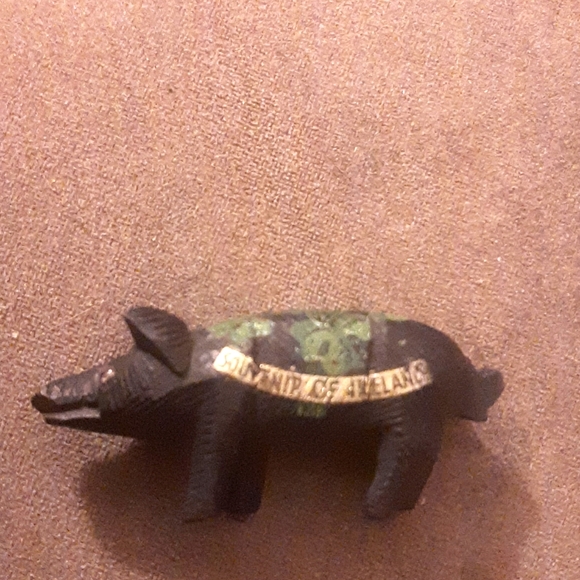 Antique Bog Oak Irish pig souvenir 1900s - Picture 1 of 3